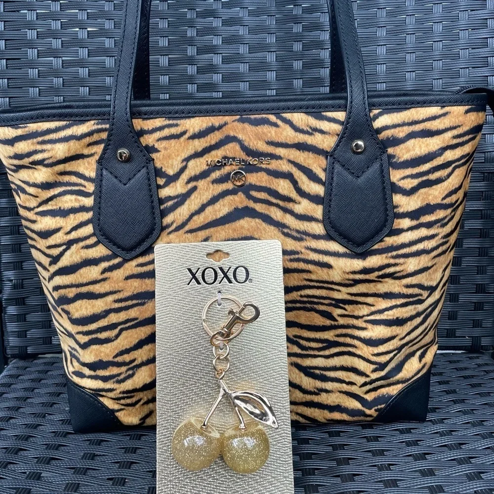 NEW Michael Kors Bag,Michael Kors Tiger Print Shoulder Bag.Michael Kors Tote.
